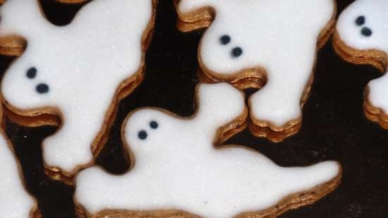 We decorate gingerbread cookies, cookies