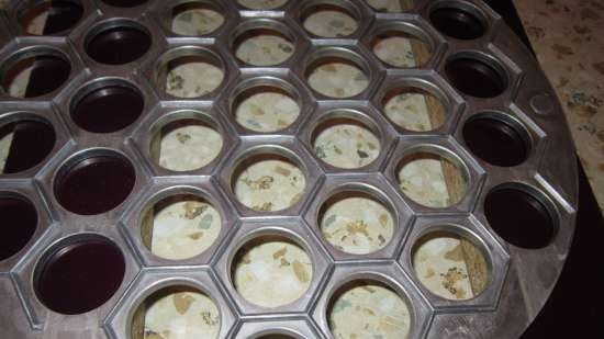 Preparation of meatballs and not only in silicone ice molds