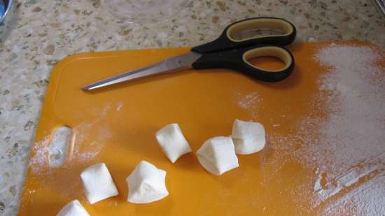 Preparazione delle polpette e non solo in stampi da ghiaccio in silicone