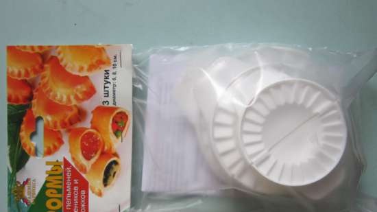 Chuẩn bị thịt viên và không chỉ trong khuôn đá silicone