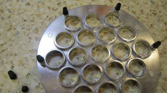 Preparation of meatballs and not only in silicone ice molds