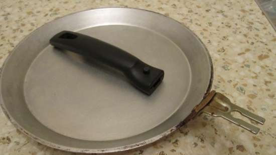 Utensils for cooking (pots, pans, lids) (2)