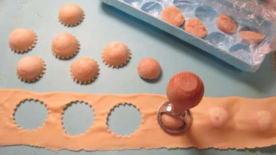 Preparation of meatballs and not only in silicone ice molds