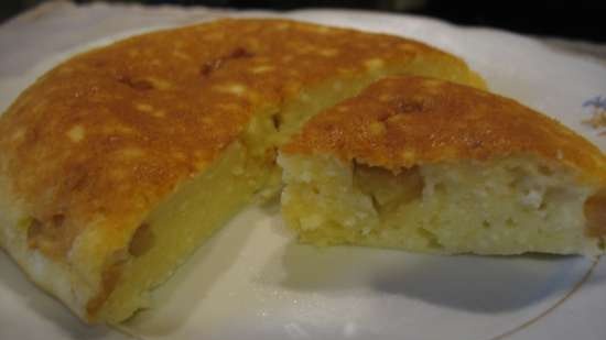 Cottage cheese-semolina casserole with apples in a multicooker Redmond RMC-01