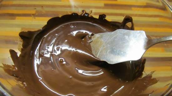 Chocolade met noten (Decadente chocoladeschors)