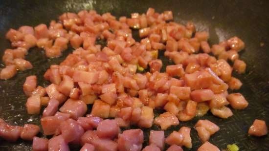 Croqueta de polenta rellena de puerros y corvejón de jamón