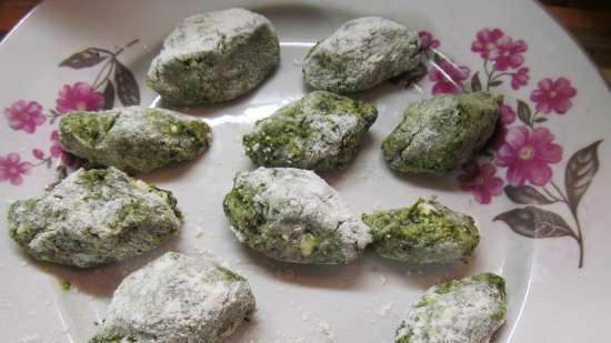 Curd dumplings with spinach (Strozzapreti (gnocchi verdi)