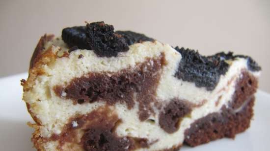 Brownie-cheesecake met Oreo-koekjes in Brand 701 multicooker