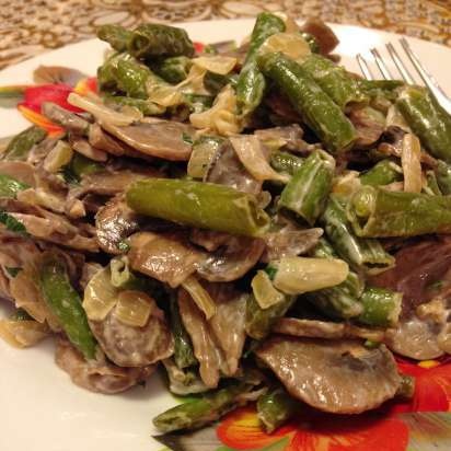 Green beans salad with mushrooms