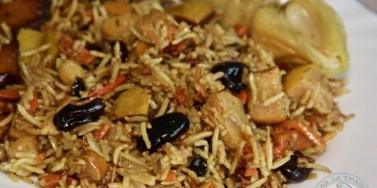 Pilaf con frutta secca e mele cotogne (senza carne)