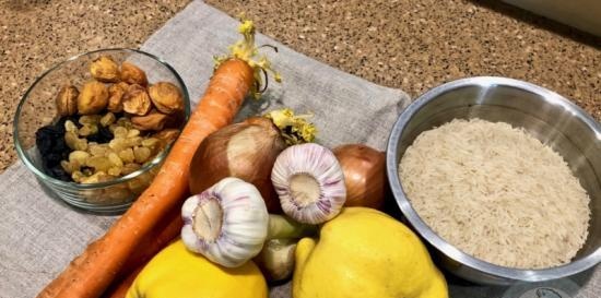 Pilaf con frutta secca e mele cotogne (senza carne)