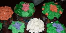 Examples of decorating Easter cakes and Easter