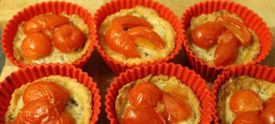 Tartlets with goat cheese and tomato confit