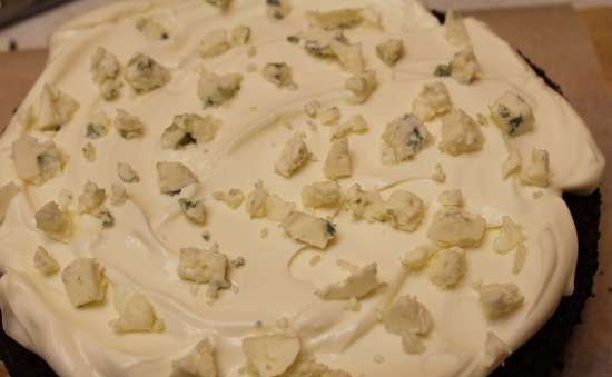 Torta al caffè e cioccolato pera con formaggio Dor-blu Cielo di Capodanno