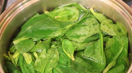 Cotolette di tacchino con spinaci su cuscino di cipolla