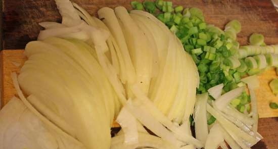 Chicken baked in white wine with green onions