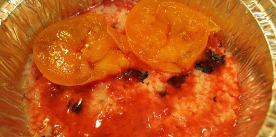 Millet casserole with raisins and persimmons