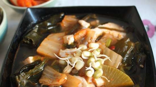 Kimchi jchige (pagpipilian sa vegetarian)