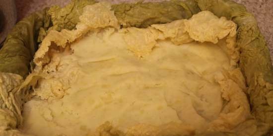 Savoy cabbage casserole with potato-fern filling