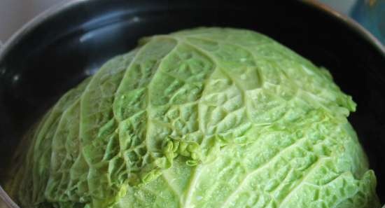 Savoy cabbage casserole with potato-fern filling