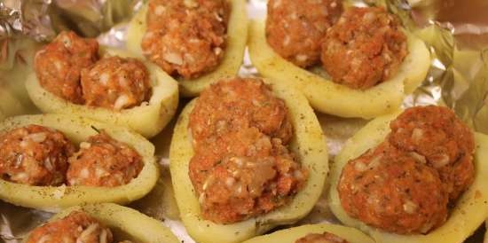 Papas al horno con albóndigas de pescado