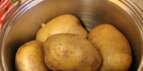 Papas al horno con albóndigas de pescado