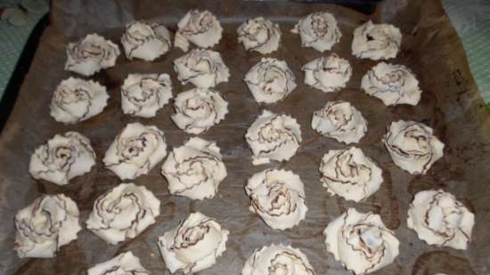 Quick puff pastry buns with chocolate