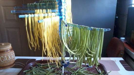 Fideos caseros, ravioles y todo para hacerlos