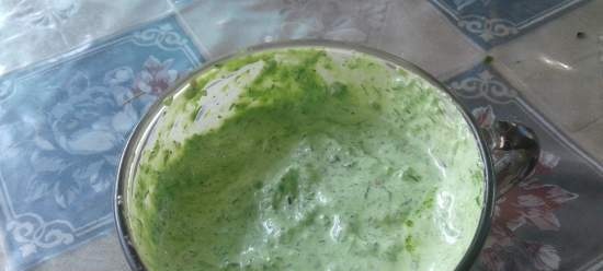 Garlic Paste, of Green Vitamin Dressing, of Waar anders om pijlen van knoflook te bevestigen