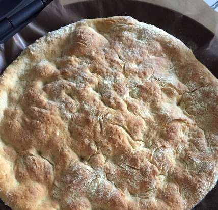 Impasto senza lievito su kefir per torte veloci e pizza