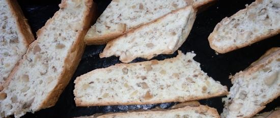 Eiwitbiscotti met noten