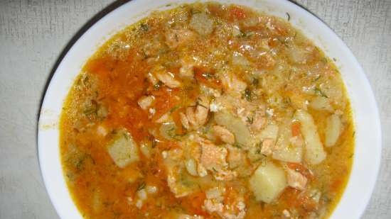 Zuppa di salmone con panna