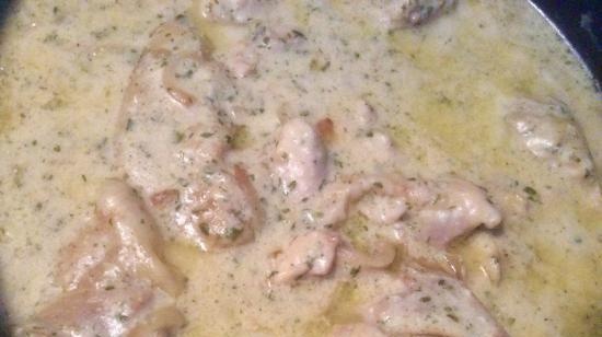 Gedliebzhe o pollo en bechamel de crema agria