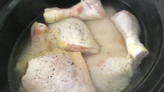 Porridge di riso d'orzo cotto a fuoco lento con pollo