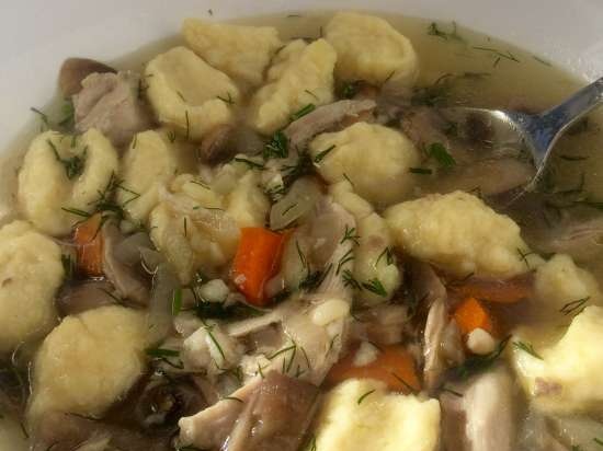 Chicken soup with bulgur, mushrooms and potato dumplings