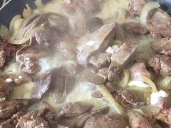 Casserole with mashed potatoes and chicken liver