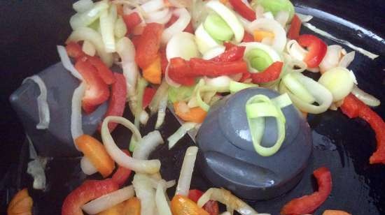 Pasta amb carn amb salsa de formatge al forn