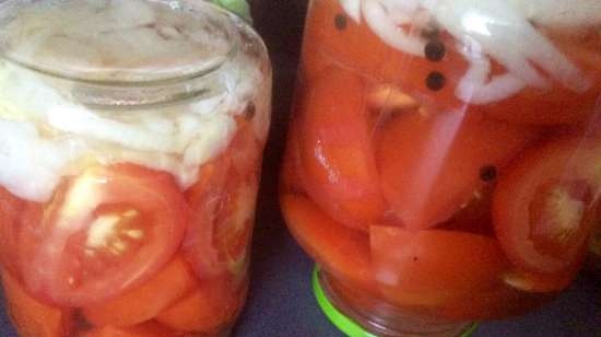 Tomates con cebolla y aceite vegetal