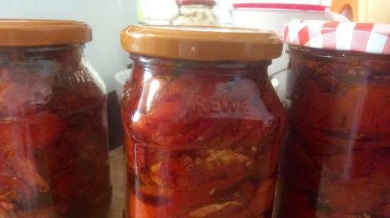 Pomodori secchi al forno in olio profumato (cottura e conserve)