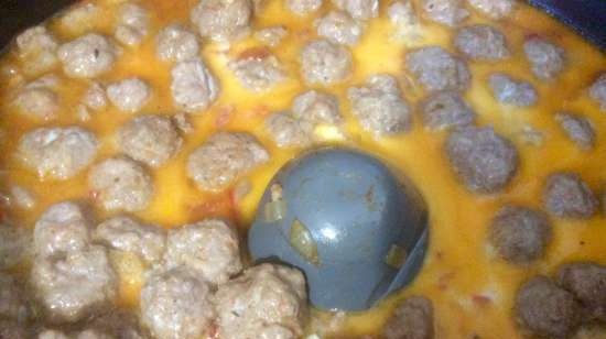 Salsa de queso con albóndigas