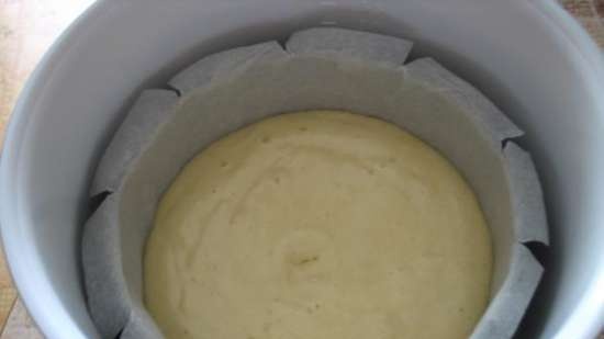 Small banana cake in a multicooker Liberty MC-930