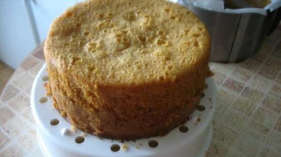 Small banana cake in a multicooker Liberty MC-930