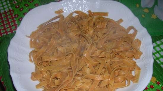 Wheat-rye noodles with paprika and bran