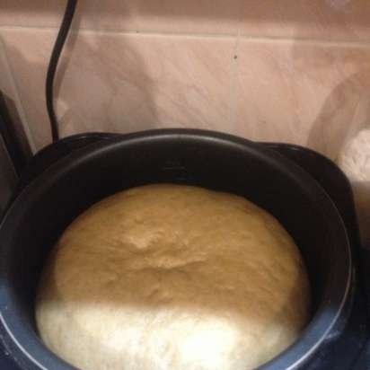 Pane di grano con olio al tartufo su impasto vecchio