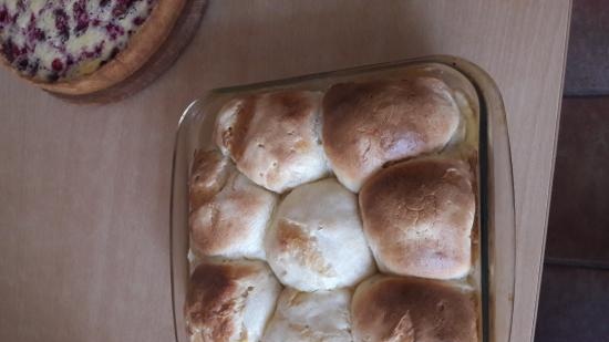 Bollos Buchteln (Buchtel) amb farciment de nata