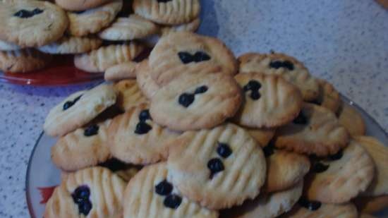 Lemon biscuits with poppy seeds (Tescoma dough press syringe)