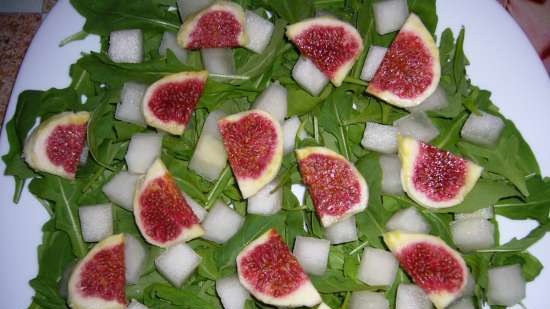 Insalata di melone, fichi e formaggio nobile (insalata di melone e crescione con condimento di miele e mandorle Marcona)