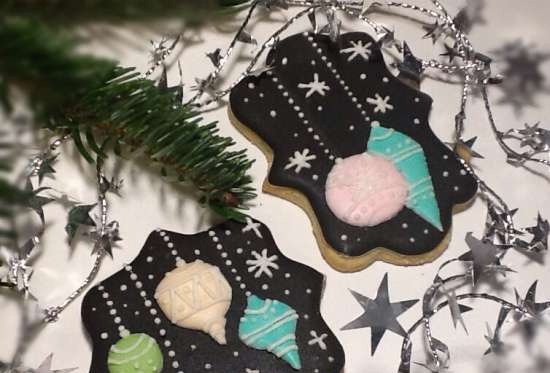 We decorate gingerbread cookies, cookies