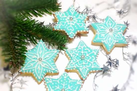 We decorate gingerbread cookies, cookies