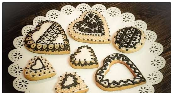 We decorate gingerbread cookies, cookies